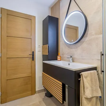 Apartment La Chapelle - Vaise - Parking - Terrasse *
